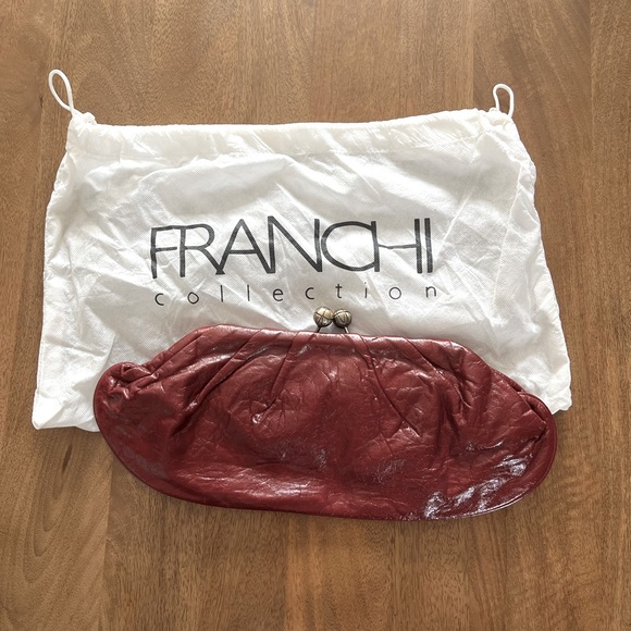 Franchi Convertible Clutch w/Chain in Burgundy - Picture 3 of 4